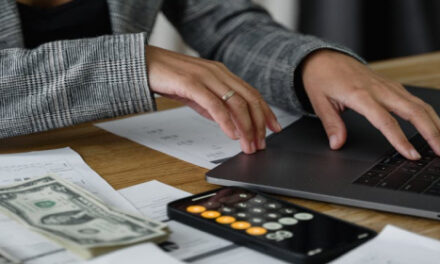 How to Create a Retirement Budget: A Comprehensive Guide – 2025